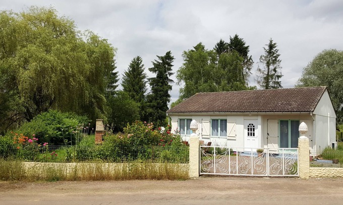 Sainte-Colombe-des-Bois Casa | granja de canguros