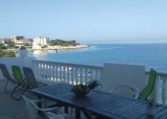 Dvornica Apartamento | Kanica seaside apartment Roko 10 m from sea