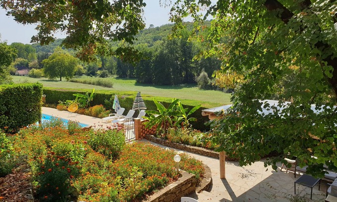 Saint-Avit-Senieur Casa | Casa de carácter con piscina y jardín privado en un entorno verde