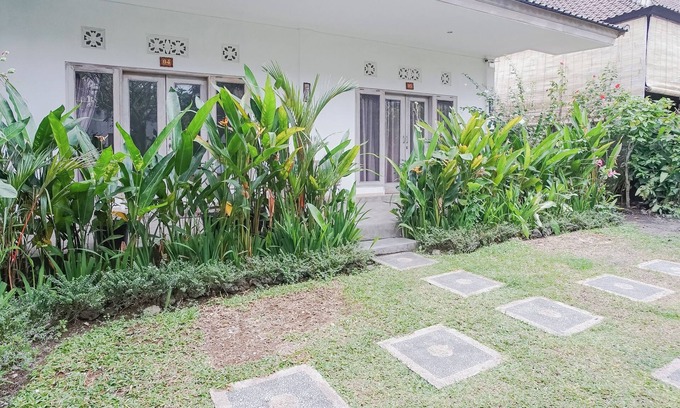 Batu Bolong Hotel | Karan Homestay Canggu