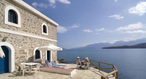 Istron Apartamento | Karavostassi - The Stonehouse