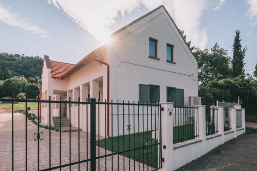 Szigliget Apartamento | Kardamom Studio Apartman