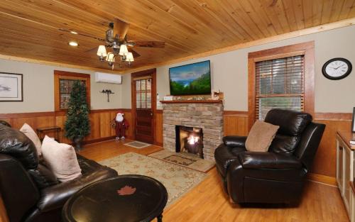 Gatlinburg Villa | Karens Cozy Cottage