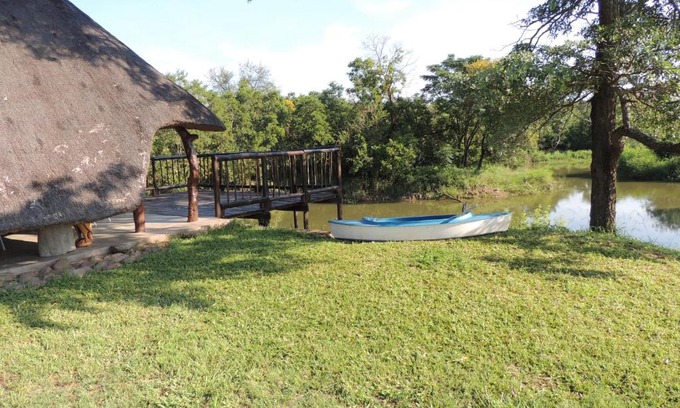 Ephraim Mogale Cabina | Karibu River Retreat