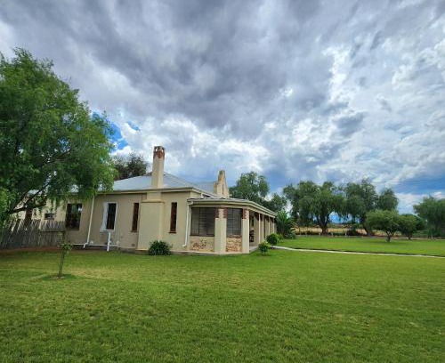 Oudtshoorn Casa | Karoo Leeu Self Catering