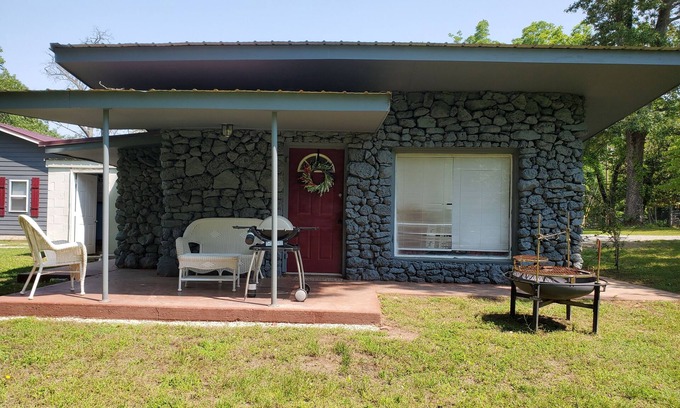 Mountain Home Cabina | Karr's Critter Kamp - only 1 mile to trout fishing!