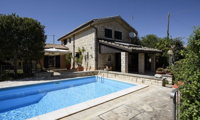 Modica Casa | Karrua House cottage with pool in Modica