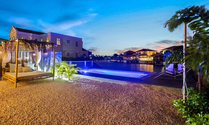 Kralendijk Casa | Kas Azul - Water front with private pool