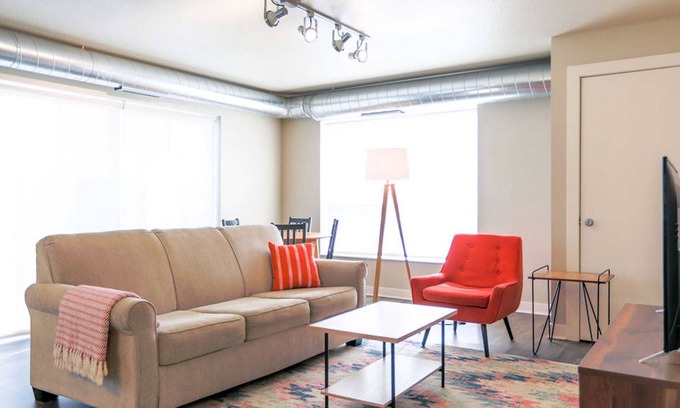 Whittier Apartamento | Kasa | Self Check-In + Family Friendly | Minneapolis
