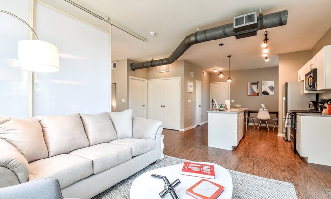 Legacy Park Apartamento | Kasa | Plano | Beautiful Studio Apartment