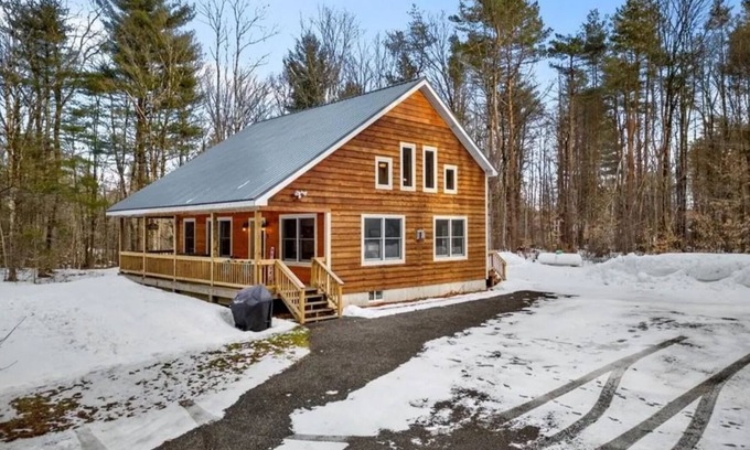 Altmar Cabina | Kasoag Lake lodge-ATV + snowmobile right from your door.Great fishing close by!