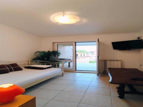 Kastel Stafilic Apartamento | Kastel Stafilic Comfortable Apartments - Three Bedroom Apartment with Terrace