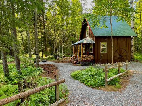 Sandpoint Chalet De Esquí | Kataluma Inn, Sandpoint, Idaho - Entire Cozy Cabin, Pet Friendly