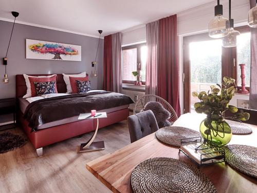 Moers Apartamento | KATARINAS HOUSE mit 2 FeWo stilvoll, gemütlich & zentral Boxspringbett, Parkplatz, Balkon oder Garten