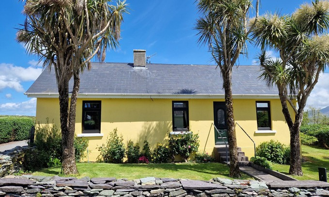 Valentia Island Cabaña | KATE'S COTTAGE, family friendly in Knightstown, County Kerry