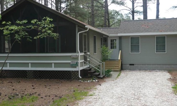 Piney Island Casa | Kate's Cottage - Nice location, large screened porch. NO LINENS & TOWELS