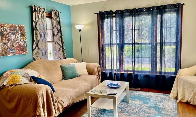 Clintonville Casa | Katie's House- A Columbus Clintonville VRBO House