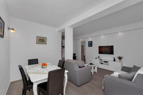 Bili brig Apartamento | Katja
