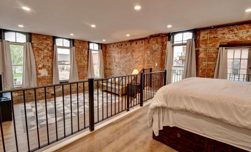 Millersburg Apartamento | Kaufman Suite- BY BUSY INTERSECTION