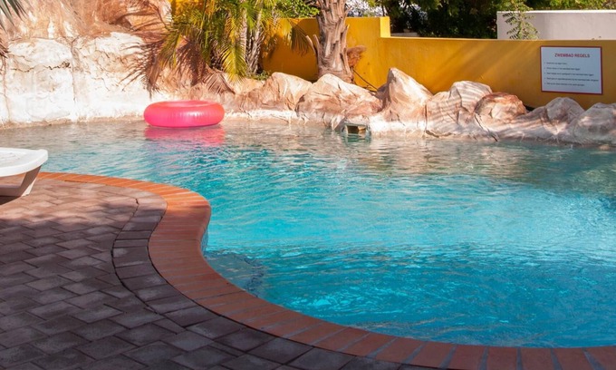 Willemstad Apartamento | Kauri : Spacious two bedroom apartment that sleeps up to 5 with pool