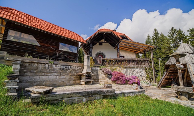 Dravograd Apartamento | Kaval Home with Free Onsite Wellness