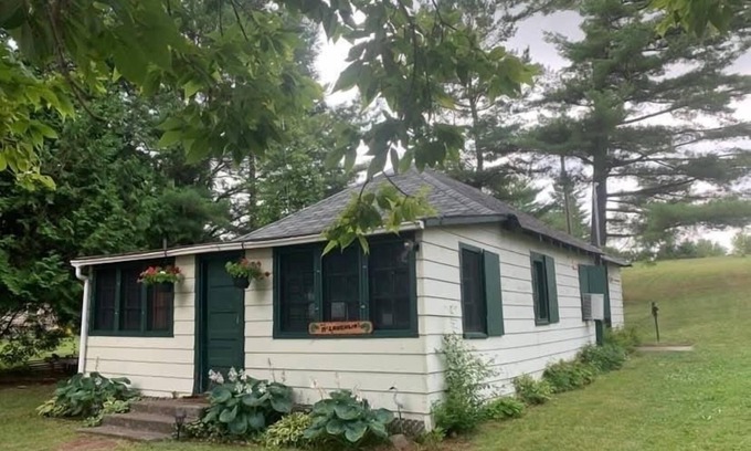 Lakefield Cabaña | Kawartha Lakes Cottage