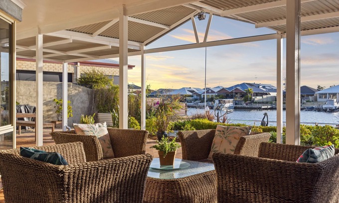 South Yunderup Casa | “Kaya Manzi” Canal front home. Great for families and friends