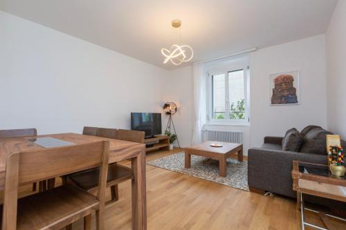 Werd Apartamento | KAYA Zurich Apartment 1B - Deluxe 2BR Downtown Apt