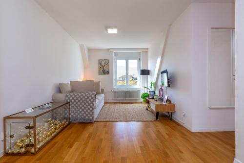 Werd Apartamento | KAYA Zurich Apartment 5B - Downtown 2BR Deluxe Loft Apt