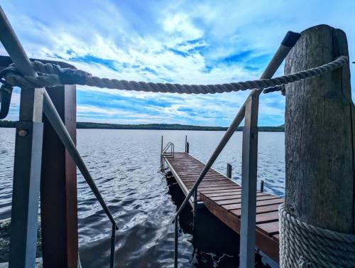 Sullivan Casa | Kayak Cabin on Flanders Pond NEW
