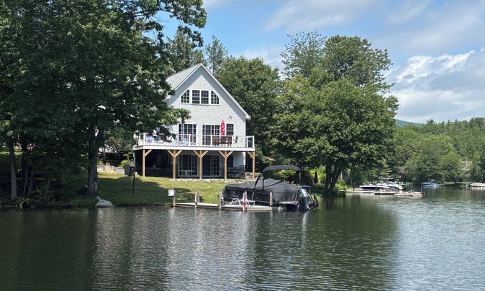 Moultonborough Casa | Kayak Cove: Winni Lakefront 5BR