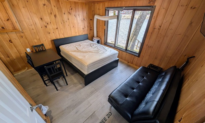 Algonquin Highlands Apartamento | KAYAKS * CANOE * PADDLE BOARDS * WIFI * SATELLITE TV