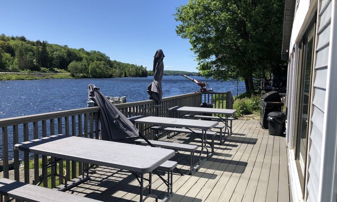 Algonquin Highlands Cabaña | KAYAKS * CANOE * PADDLE BOARDS * WIFI * SATELLITE TV