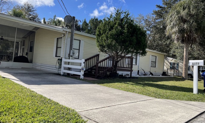 Chassahowitzka Casa | Kayaks, Canoe on Canal #ChazRiverVibes