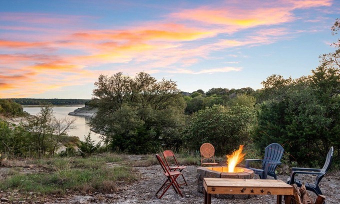 Temple Casa | ~Kayaks| Hot Tub| Views| Fire Pit| Nature| Game Room~