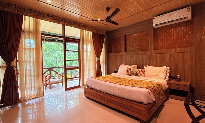 Samaguri Complejo | KAZIRANGA ECO VILLAGE RESORT