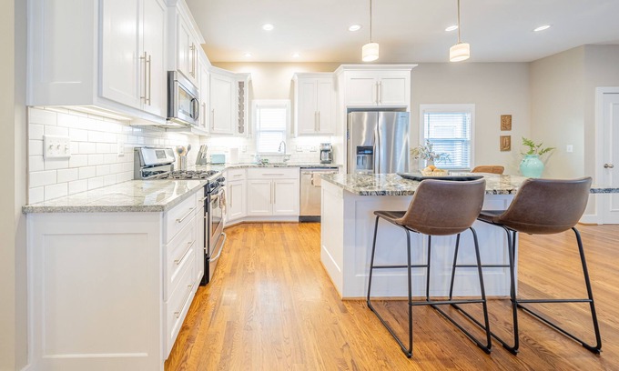 Southmoreland Casa | KC Gem: Renovated Home w/ Fenced Yard!