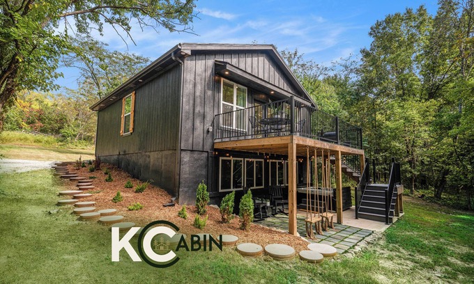 Jackson County Casa | KCcabin Modern Wooded Retreat w/Hot Tub