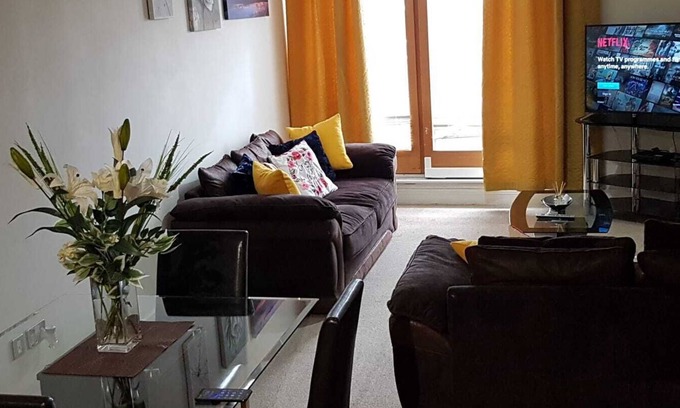 The Westside Apartamento | KCS Birmingham City Apartment with Balcony/Parking