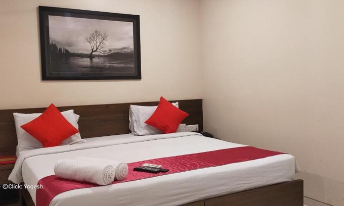Pune Cama Y Desayuno | Kedari Residency