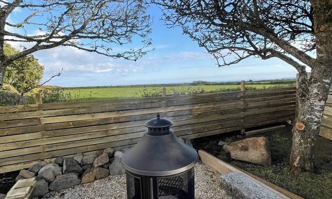 Helston Cabaña | Keepers cottage @ Arrowan Common Farm