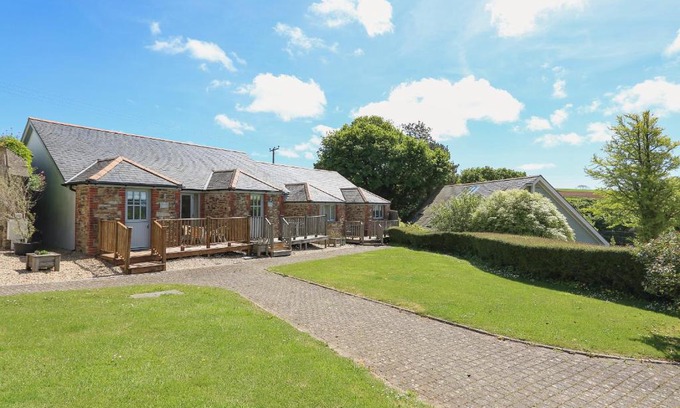 Bugford Casa | Keepers Lodge, Hillfield Village
