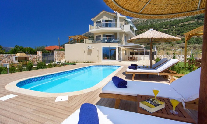 Aetos Villa | 𝐊efalonia 𝐇orizon 𝐕illa 2- Amazing sea & mountain view w/ private heated pool