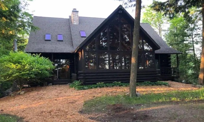 Suring Cabina | Kelly Lake, Private & Stunning "Heaven on Earth"