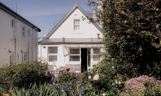 Battery Point Cabaña | Kelly Street Cottage in Battery Point