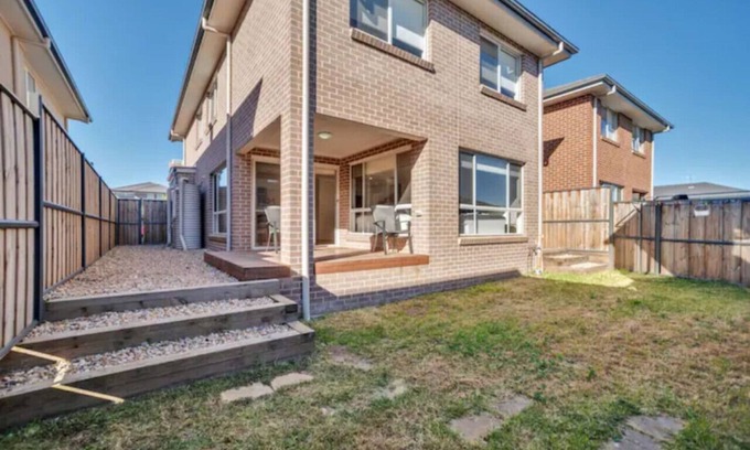 Kellyville Casa | Kellyvile/5室别墅/免费停车/近购物中心/聚会派对/带后院