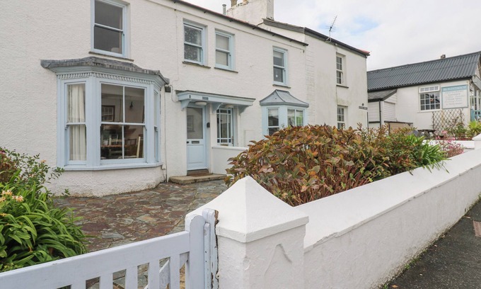 Portscatho Cabaña | KELSEY, family friendly, character holiday cottage in Portscatho