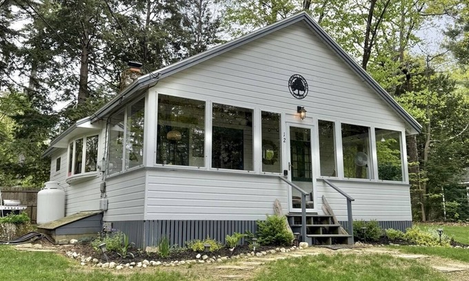 Sebago Cabaña | KENDALLS COTTAGE AT SEBAGO LAKE