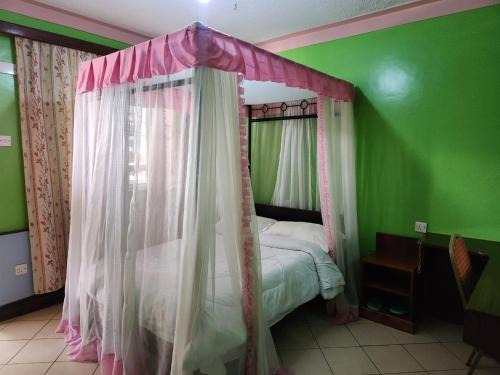 Shabab Hotel | Kenlands Relaxinn Hotel