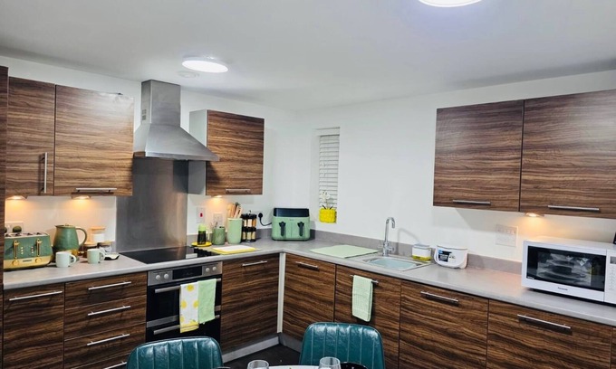 Colchester Casa | Kensington Bliss - 3 Bedroom House in Colchester